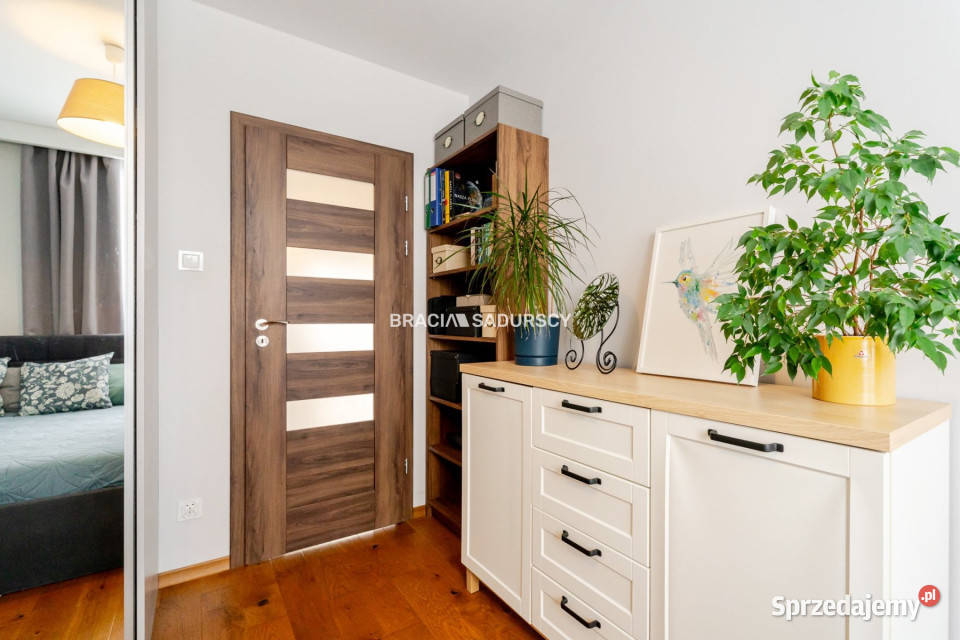 sprzedaży mieszkania 629m2 3pok Kraków Przewóz miejsce parkingowe