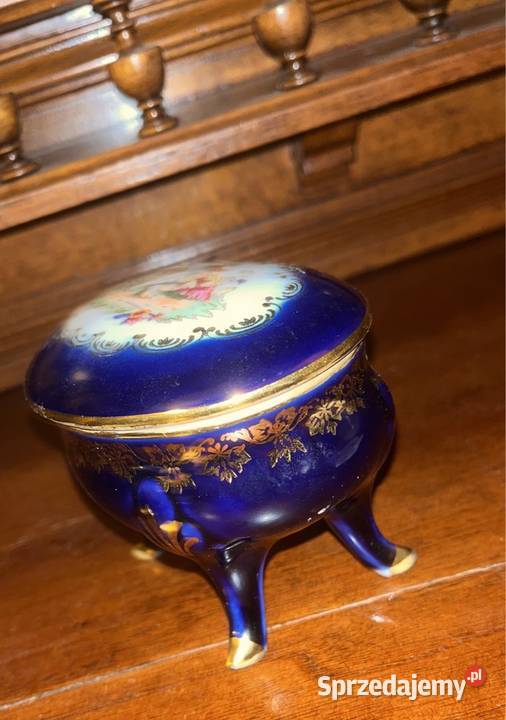 Puzderko PM Import Na 4 nóżkachKobalt Złocone Porcelana i szkło Gdańsk