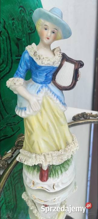 Porcelanowa figurka wiktoriańska dama z lirą łódzkie Pabianice