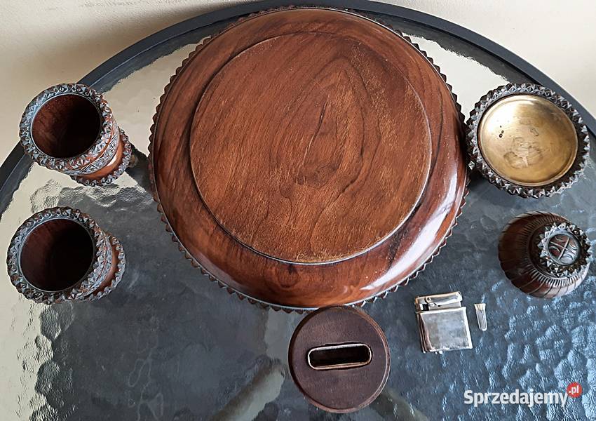 Zestaw trafika zapalniczka popielniczka