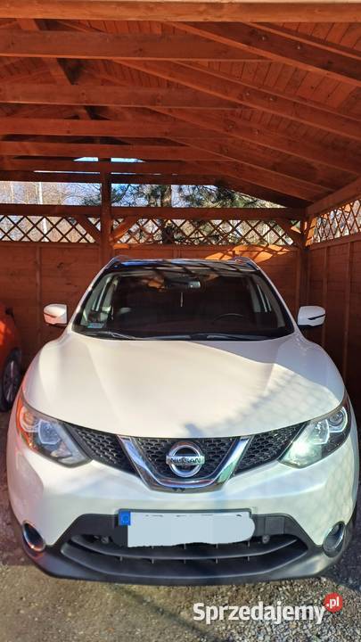 Perłowy Nissan Qashqai że szklanym dachem aluminiowe felgi Qashqai małopolskie Kraków