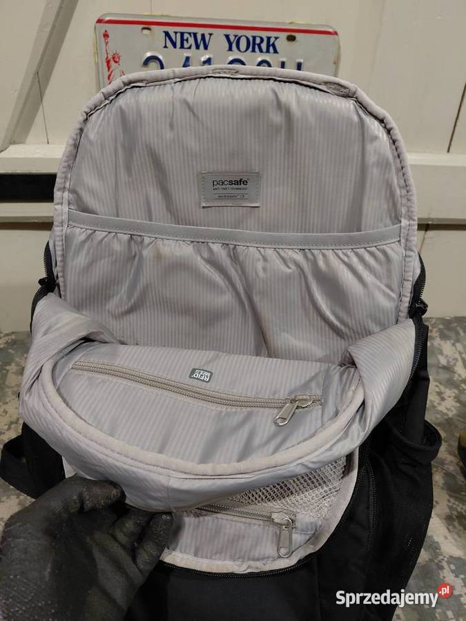 Plecak Pacsafe MetroSafe LS450 miejski czarny dolnośląskie Wrocław