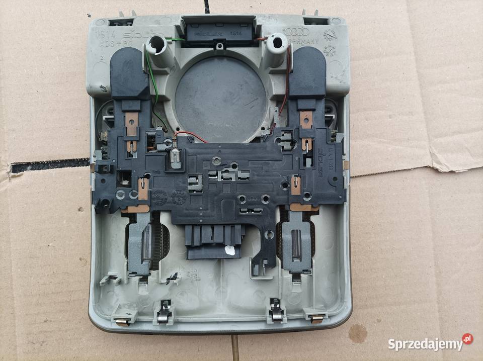 Lampka oświetlenie podsufitki górna Audi a4 b5 Radom sprzedam