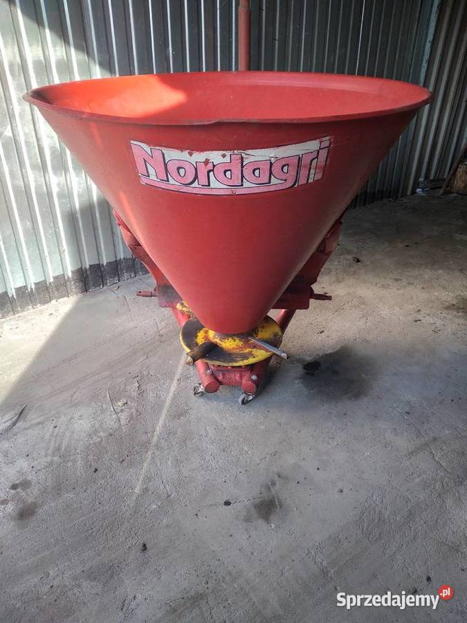 Rozsiewacz nawozu lej Osięciny