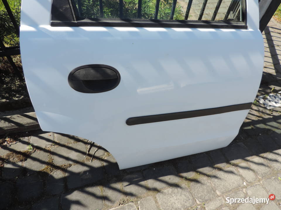 DRZWI PRAWY TYŁ OPEL CORSA C 5D małopolskie Nowy Sącz sprzedam