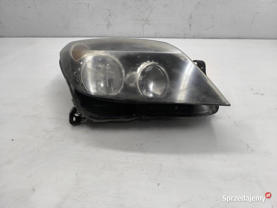 LAMPA PRAWY PRZÓD EUROPA OPEL ASTRA H 24451033RH sprzedam