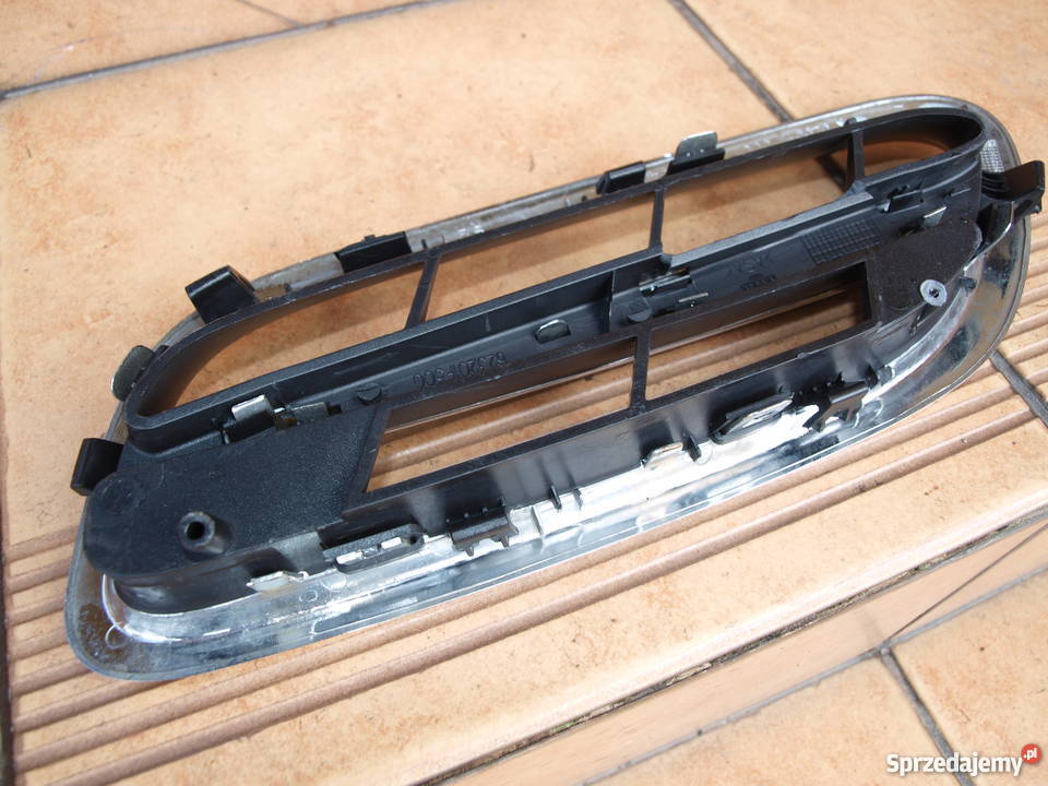Nissan Micra grill chrom atrapa przód prawa 2000 Kalisz