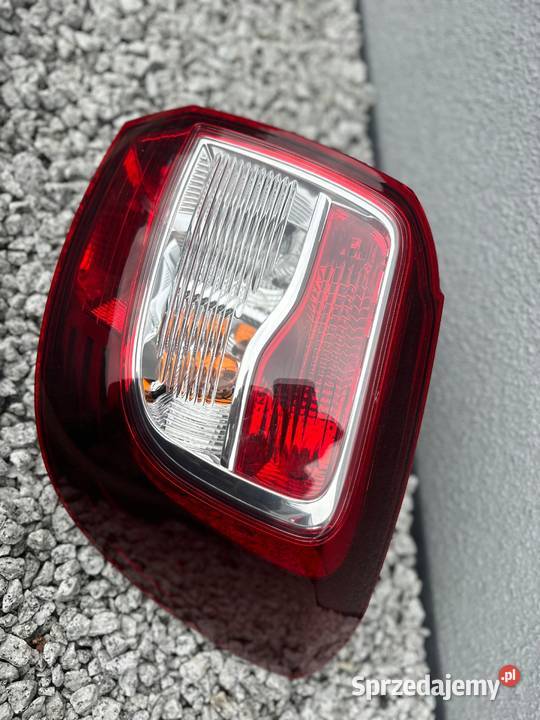 DACIA SANDERO II STEPWAY LAMPA PRAWA TYŁ TYLNA