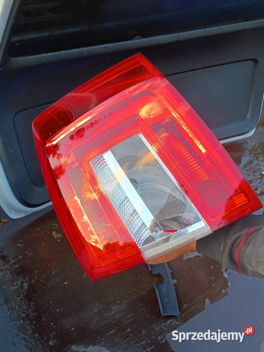 Lampa prawy tył skoda octavia kombi Rawa Mazowiecka