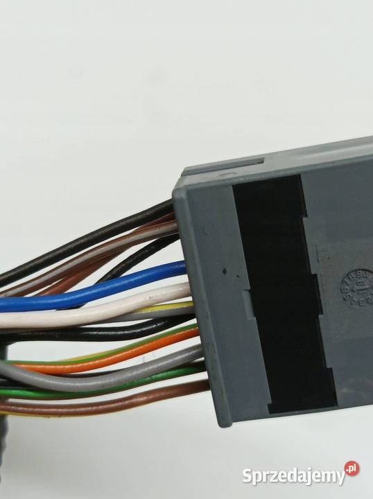 LUSTERKO PRAWE 14PIN EUROPA 72646 048506 Volvo