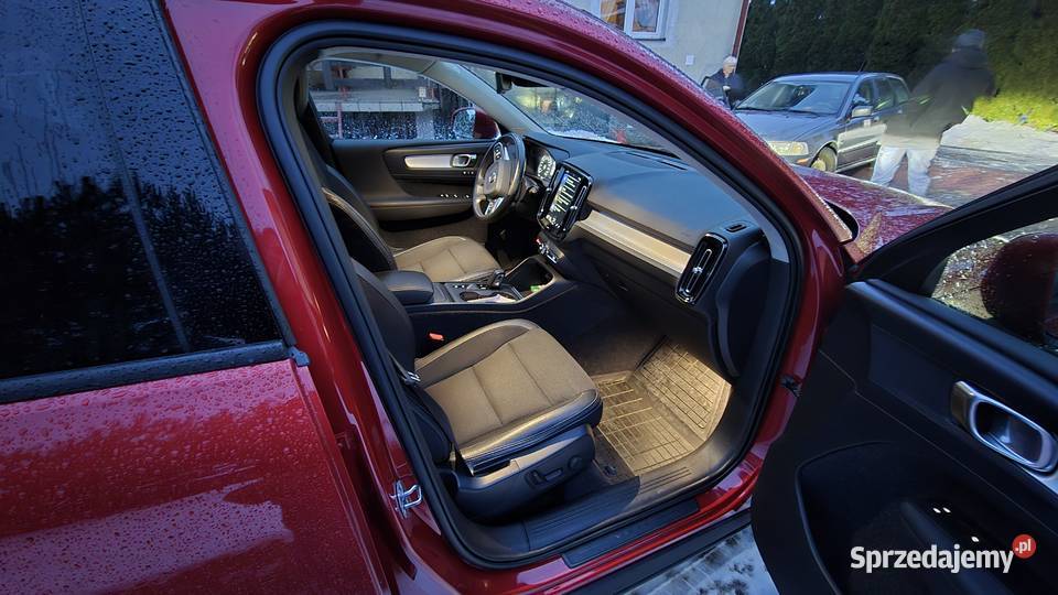 VOLVO XC40 T5 MOMENTUM AWD z napedem 4x4 o mocy Gorliczyna