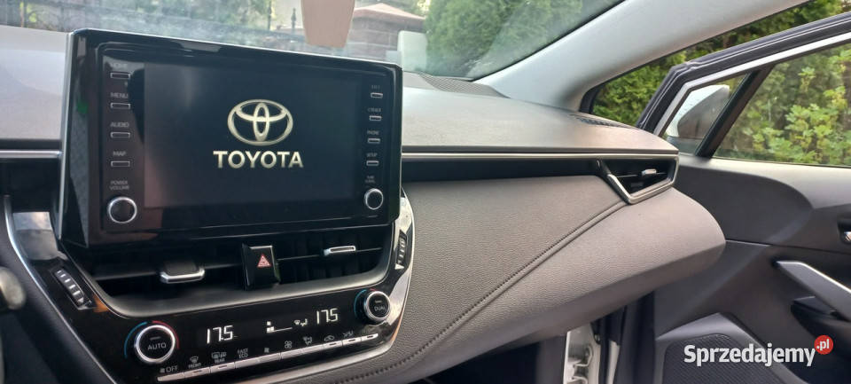 Toyota Corolla ECVT 18 Hybryda Pełna historia czujnik parkowania Toyota Gdańsk