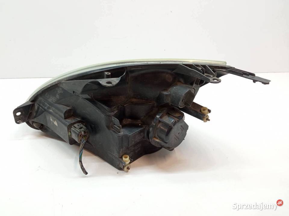 LAMPA PRZÓD PRAWA EU PRZED LIFT Ford Fiesta Mk6