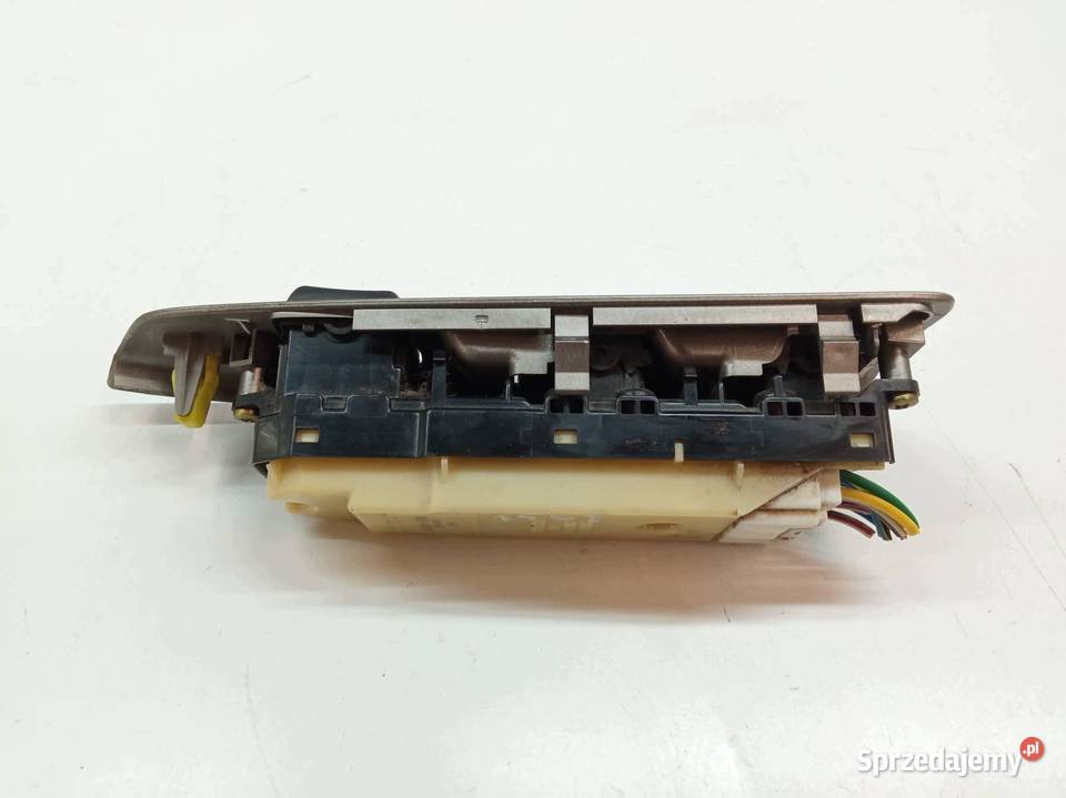 PRZEŁĄCZNIK SZYB LEWY PRZÓD 8404013081 Toyota osobowe