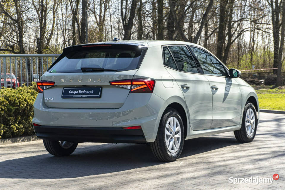 koda Fabia Drive 10 TSI 95 Dostępny ręki IV 2021 łódzkie Łódź