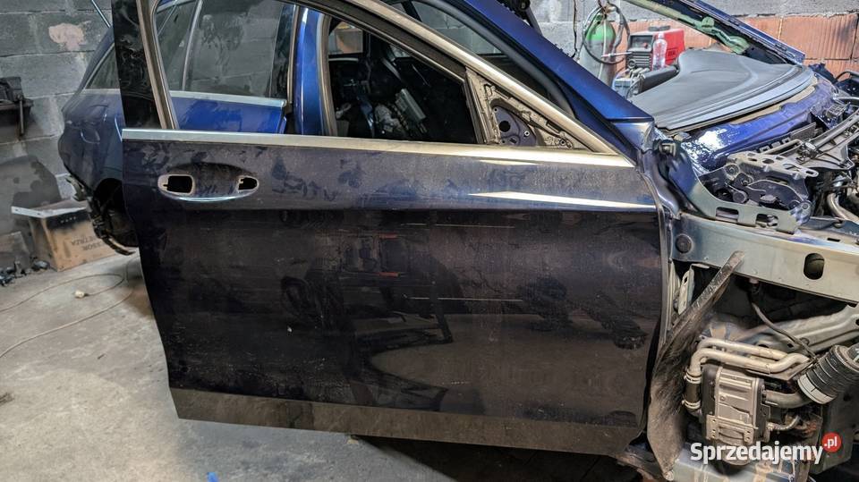 Mercedes w205 drzwi prawe przednie 890 Sieradz