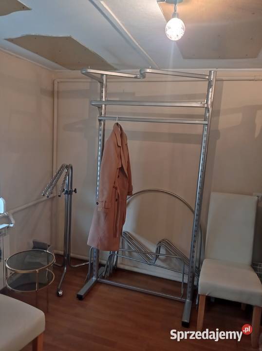 Kompletne wyposażenie sklepu odzieżowego