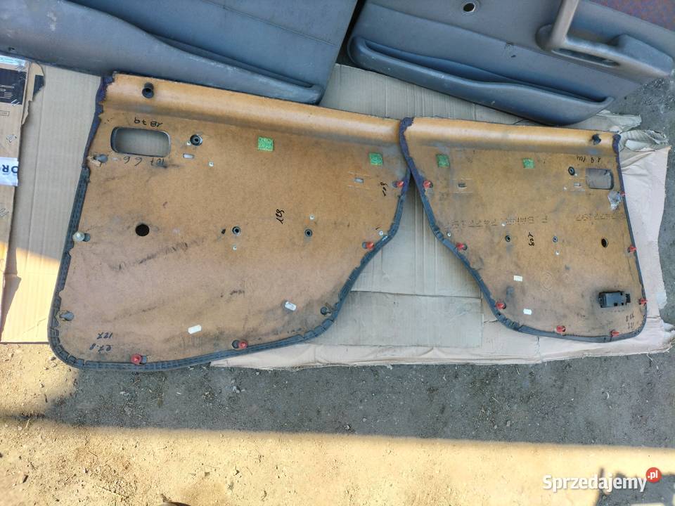 FIAT PUNTO 1 MK1 4D 5D TAPICERKA BOCZKI DRZWI Tapicerki samochodowe lubelskie Kamień-Kolonia