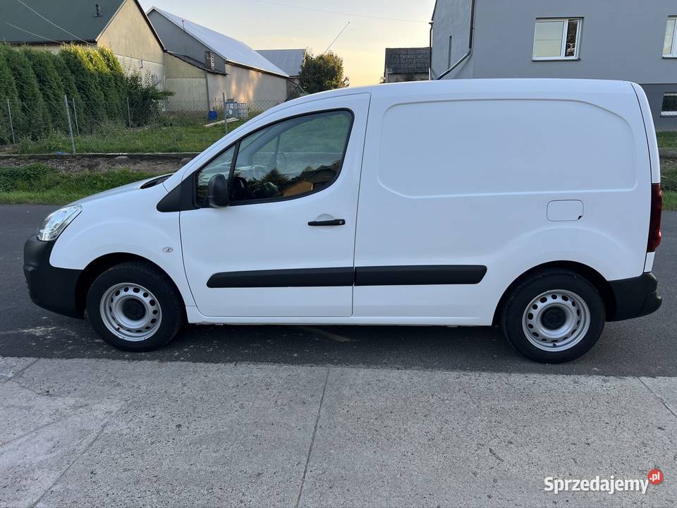 Peugeot Partner 16BlueHDI Furgon Krajowy asystent parkowania Miechów