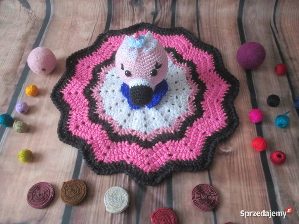 Szydełkowy mały kocyk amigurumi przytulanka