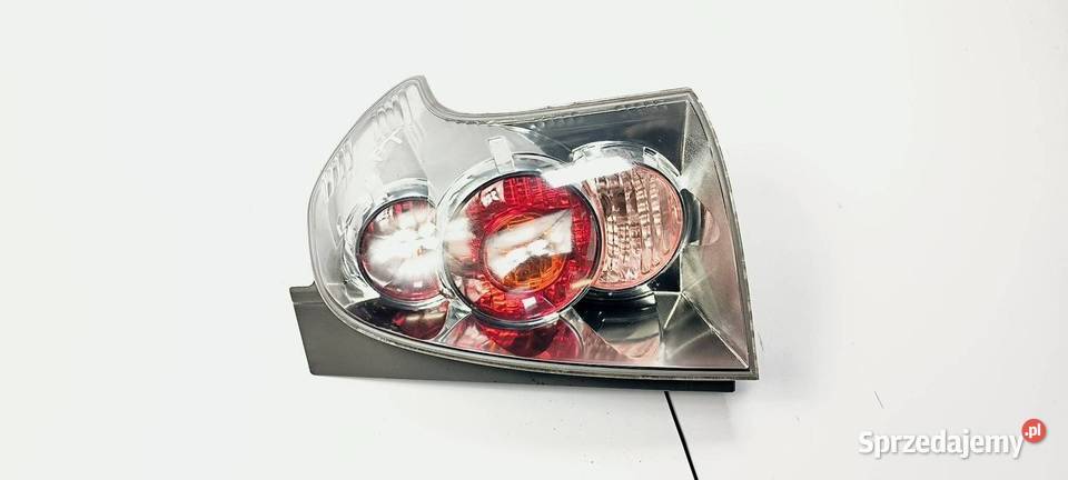 LAMPA PRAWA TYŁ TOYOTA COROLLA VERSO
