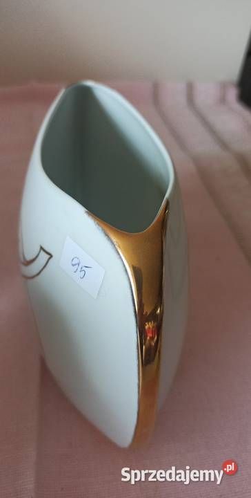 Wazon ze złotym liściem
Syg SL 2000 Na białej