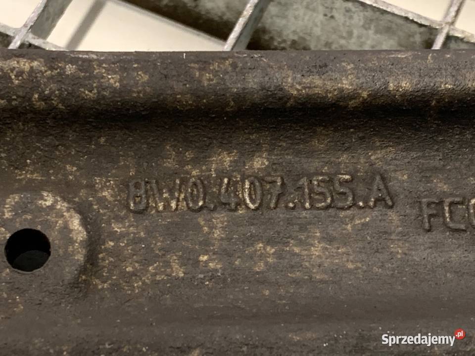 WAHACZ LEWY PRZÓD AUDI A4 B9 Kombi 8W0407155A