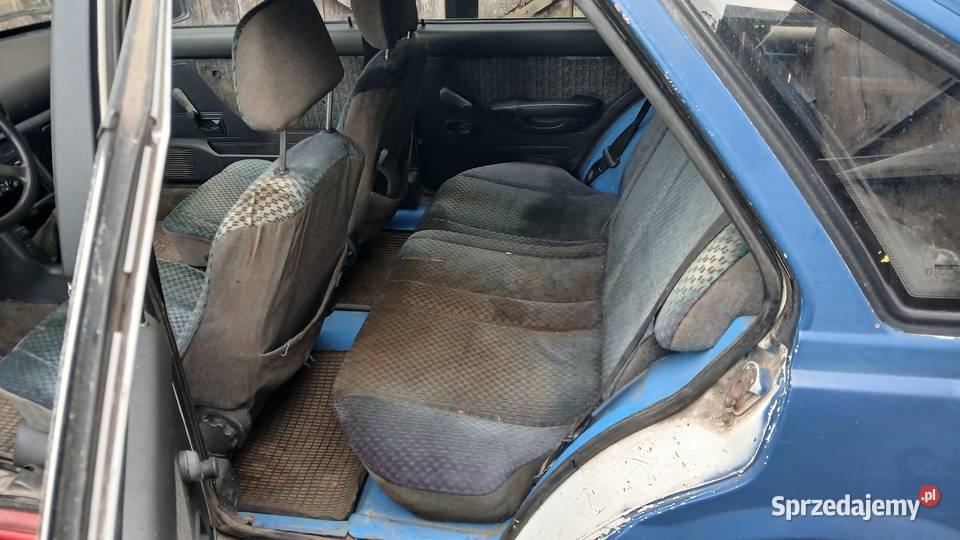 Polonez Cargo Plus karetka ambulans Wodynie