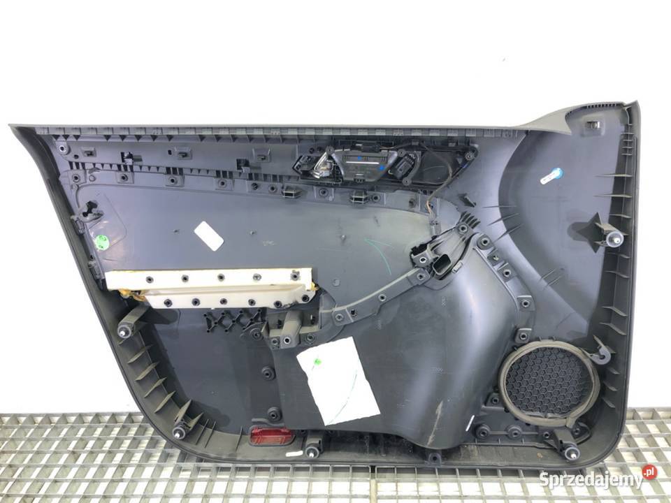 BOCZEK DRZWI PRAWY PRZÓD VW JETTA IV