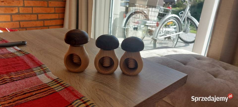 Dziadek do orzechów drewniany GRZYBEK 120 sztuk pomorskie Puck sprzedam