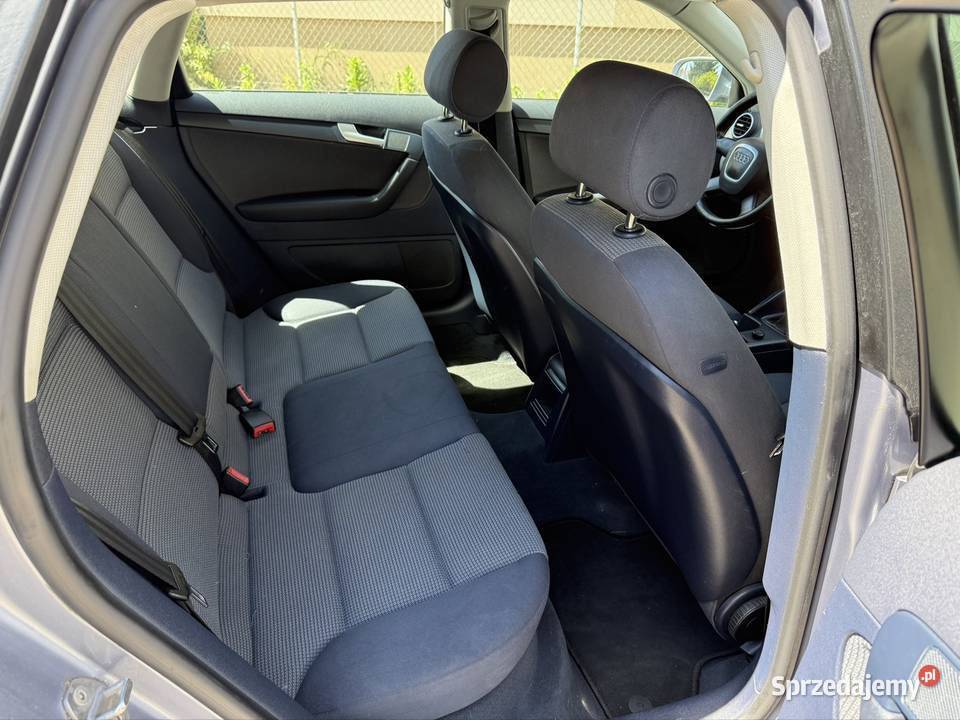 Audi A3 8P 16 benzyna sprawny do jazdy niebieski Warszawa