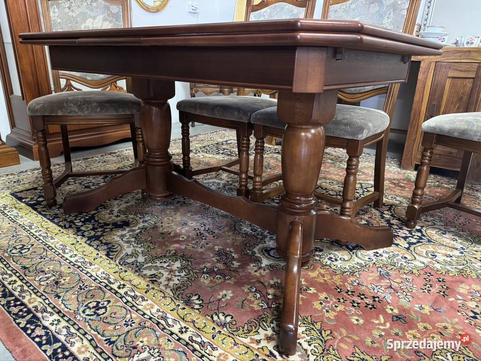 Rozkładany orzeczony stół z 6 krzesłami na Ełk sprzedam