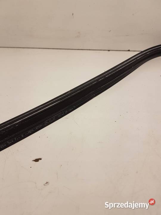 USZCZELKA SZYBY PRAWA AUDI A5 8T0854544F Przystajń