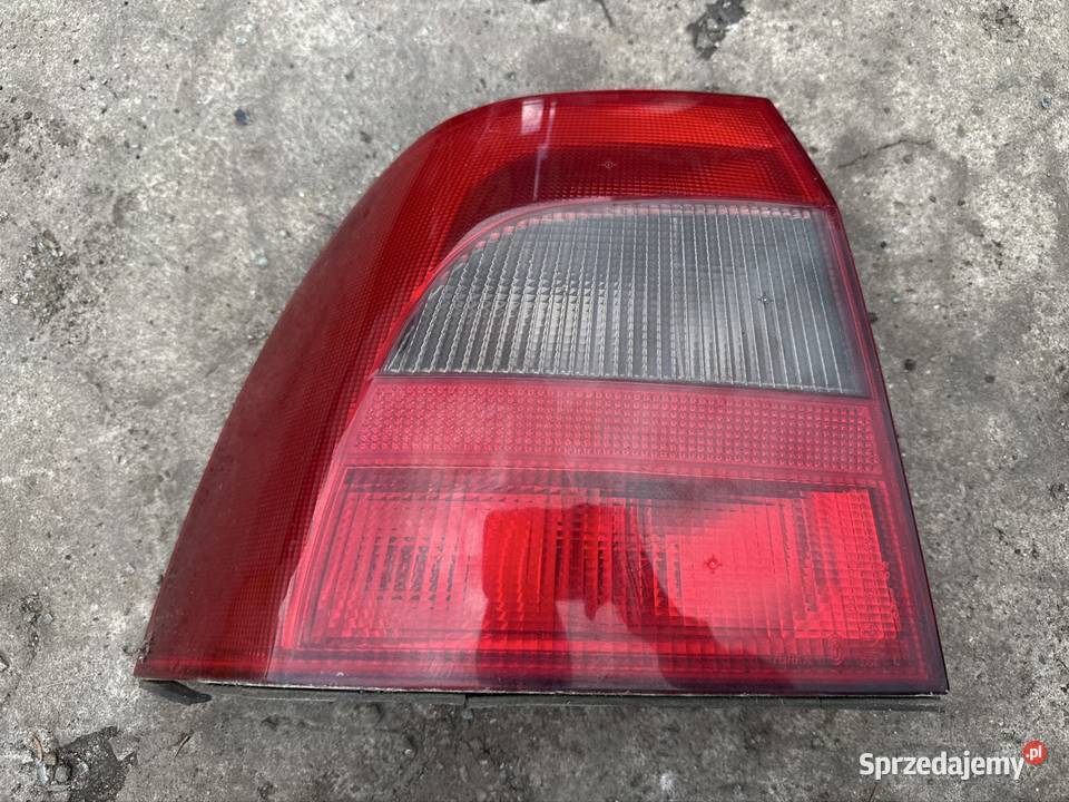 Lampa tył lewa Opel Vectra B sedan