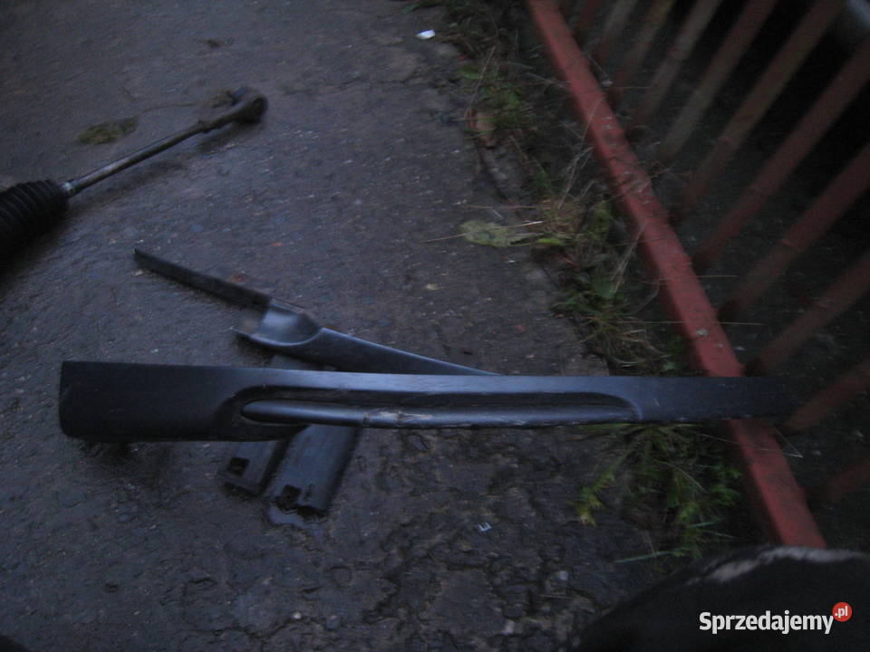 Dokładka zderzaka przedniego prawa Volvo s40 v40