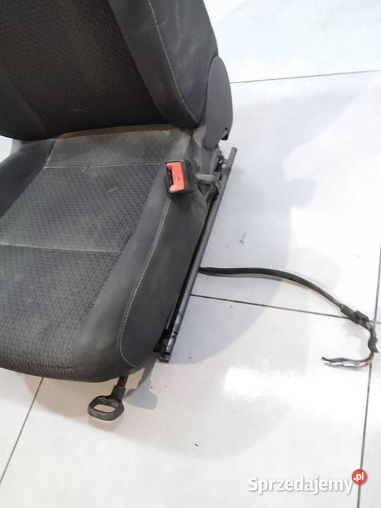 FOTELE PRAWY PRZÓD PASAŻERA 18R VW Volkswagen osobowe Fotele i kanapy