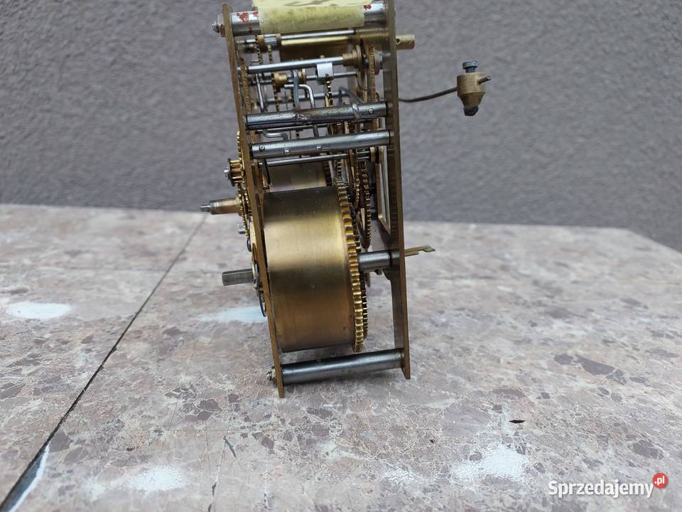 673 Mechanizm starego zegara ściennego Junghans Tczew