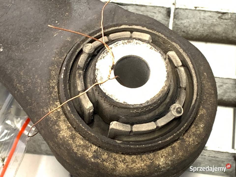 WAHACZ LEWY PRZÓD AUDI A4 B9 Kombi 8W0407155A osobowe