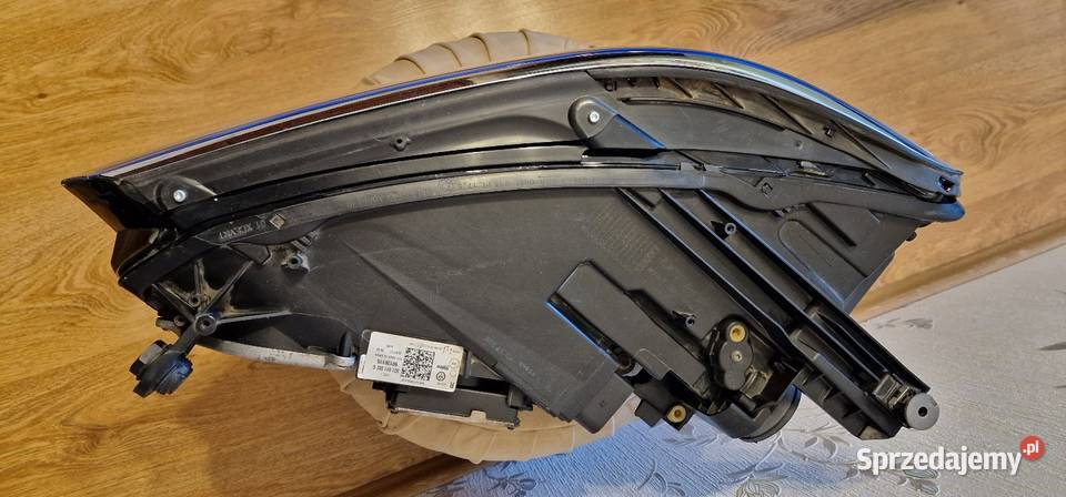 Lampa przednia VW Passat b8 PRAWA KOMPLETNA osobowe Gliwice sprzedam