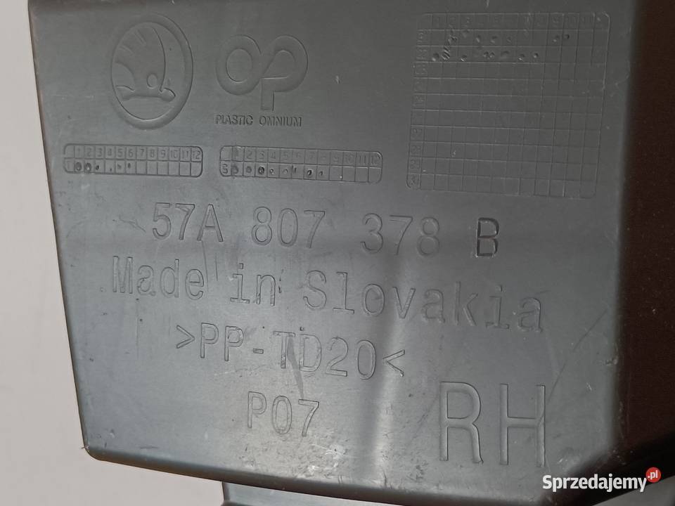 SKODA KAROQ ŚLIZG MOCOWANIE ZDERZAKA PRAWY TYŁ Pleszew