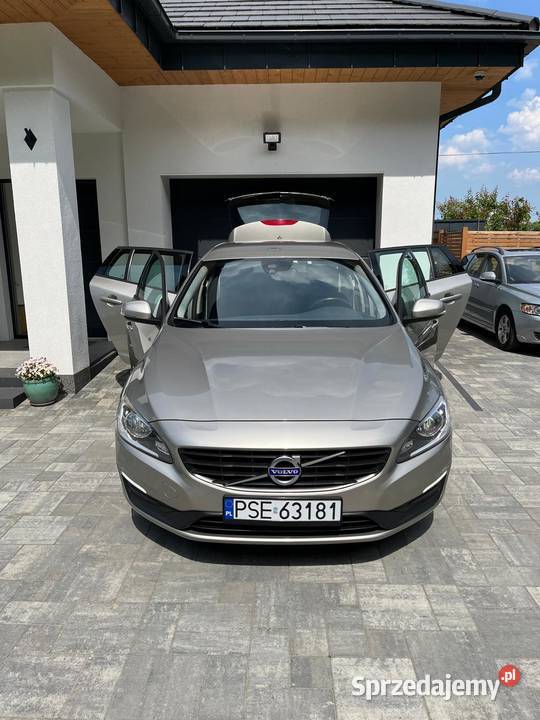 Volvo V60 2015 Niezawodny i komfortowy samochód Śrem
