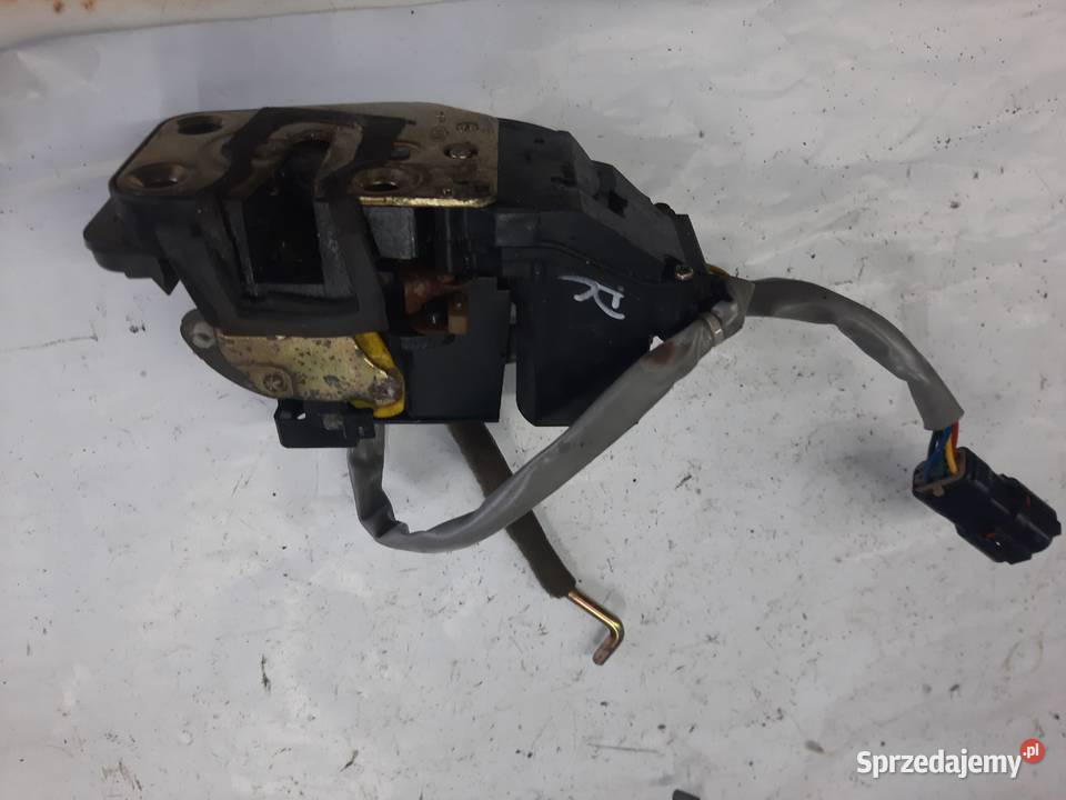 Kia Carens II Zamek Drzwi Prawy Przód osobowe łódzkie Ksawerów