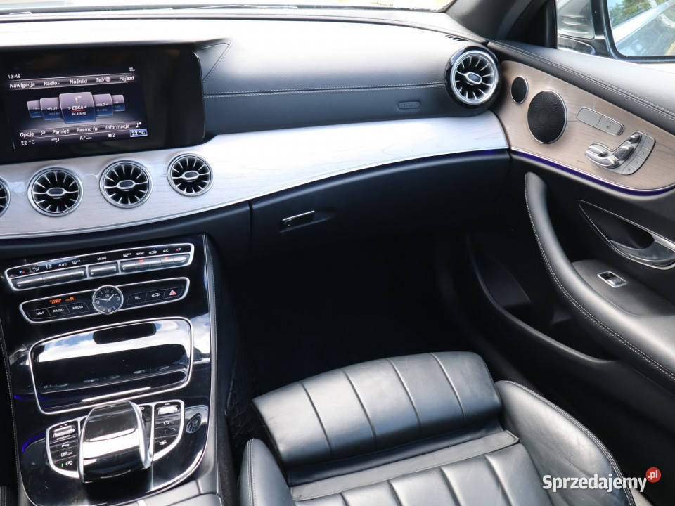 Mercedes E E 200 4MATIC klimatyzacja sprzedam