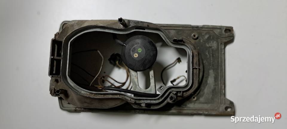 Obudowa reflektora Mercedes W123 Hella 117683 osobowe Luzino