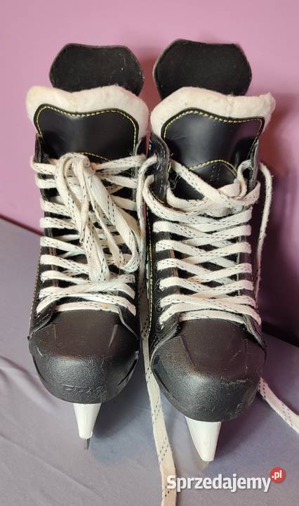 Łyżwy hokejowe CCM 9040 junior mało używane małopolskie Jasień