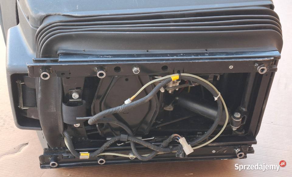 MAN TGX E6 TGS FOTEL KIEROWCY PNEUMATYCZNY ISRI Bieleń