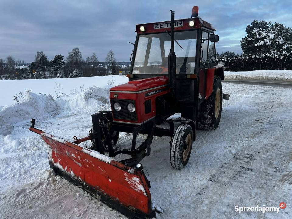 Zetor 7011 z pługiem do śniegu Bojano
