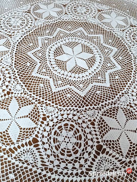 Unikalny świąteczny obrus szydełkowy Płatki mazowieckie Warszawa