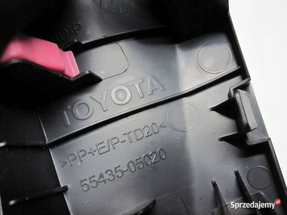 TOYOTA AVENSIS T27 III 10r plastik osłona świętokrzyskie