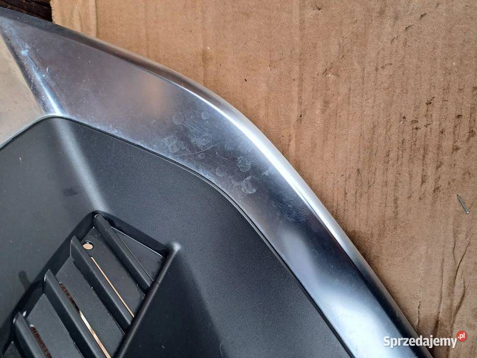 Prawa kratka Audi A4 B9 Lift 8W0807682AK osobowe Atrapy dolnośląskie